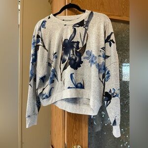 ZYIA Gray and Blue Floral Crop Top